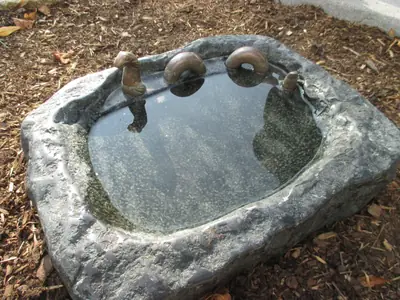 Garten-Deko aus Naturstein von Fuchs Grabmalkunst (Beispiel 3)
