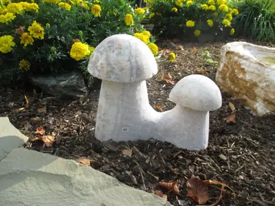 Garten-Deko aus Naturstein von Fuchs Grabmalkunst (Beispiel 4)