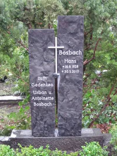 Grabstele aus Naturstein von Fuchs Grabmalkunst (Beispiel 5)